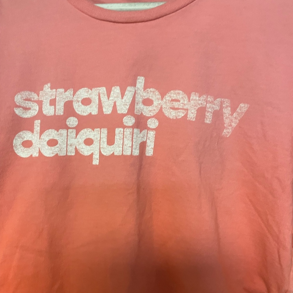 Mother The Short Sleeve Slouch Tee in Strawberry Daiquiri Size Small